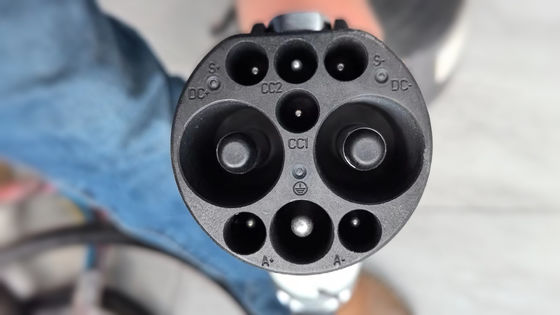 GB-standaard 80 kW dubbelconnector DC-laadstation voor het opladen van elektrische voertuigen